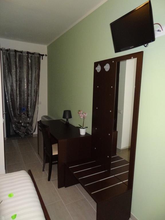 Affittacamere Rooms Di Matteo San Paolo di Iesi Ngoại thất bức ảnh