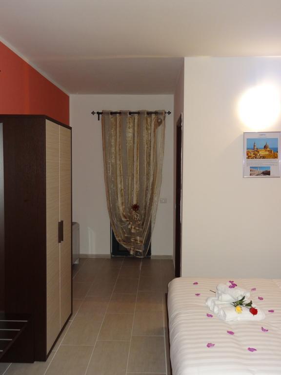 Affittacamere Rooms Di Matteo San Paolo di Iesi Ngoại thất bức ảnh