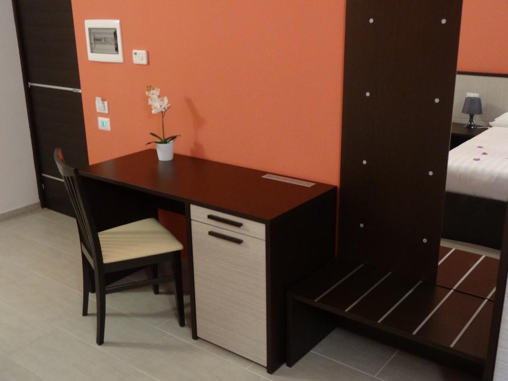 Affittacamere Rooms Di Matteo San Paolo di Iesi Ngoại thất bức ảnh