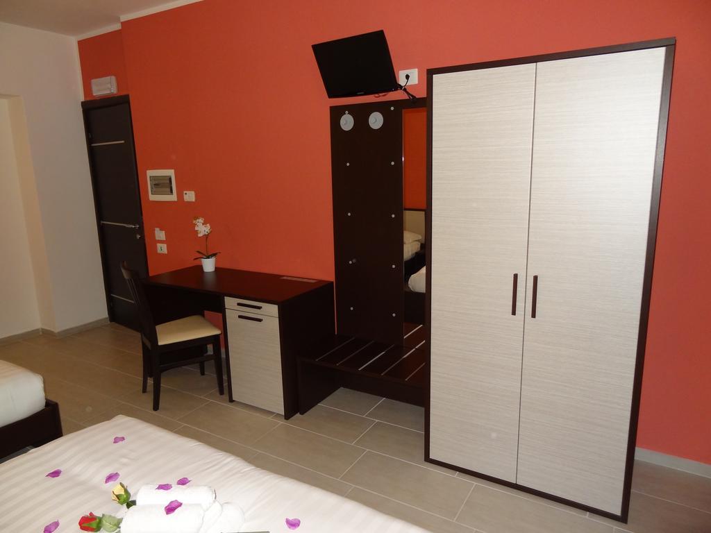 Affittacamere Rooms Di Matteo San Paolo di Iesi Ngoại thất bức ảnh