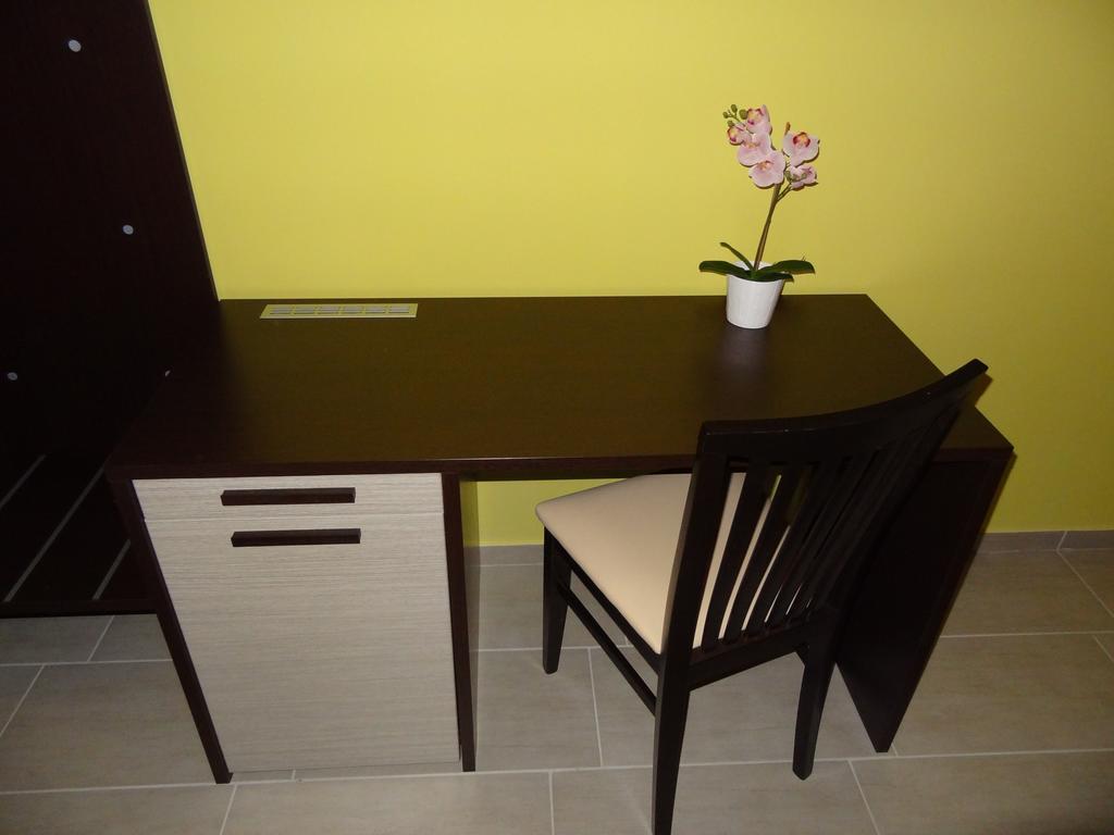 Affittacamere Rooms Di Matteo San Paolo di Iesi Ngoại thất bức ảnh